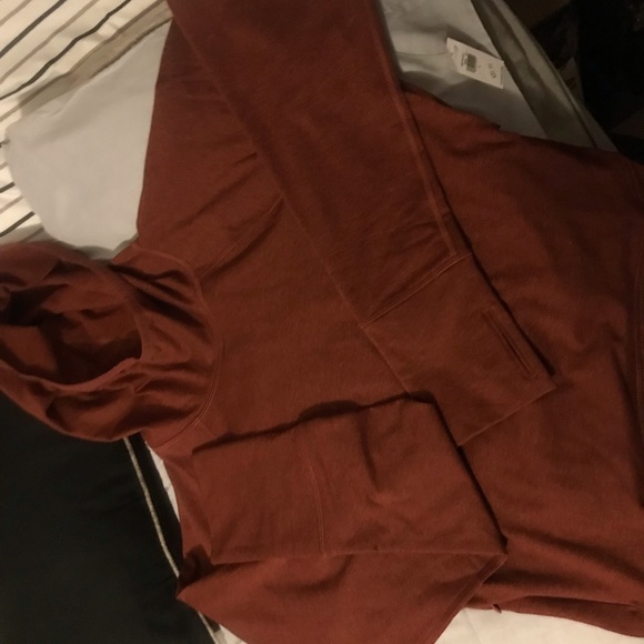 Rust colored Old navy “hoodie” long crop top - Picture 4 of 8